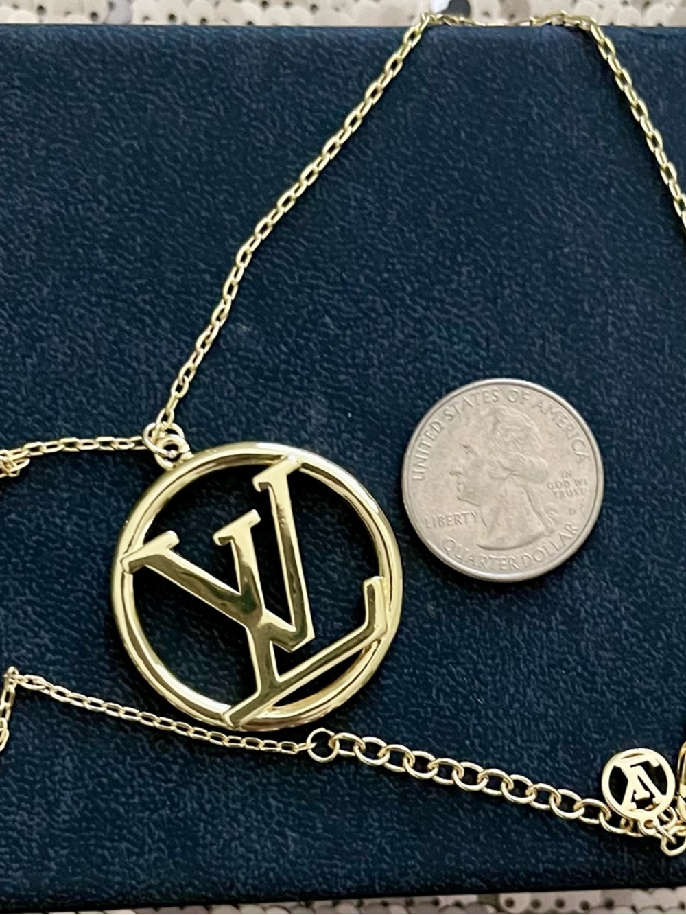 LV Round Pendant Necklace - Picture 3 of 3